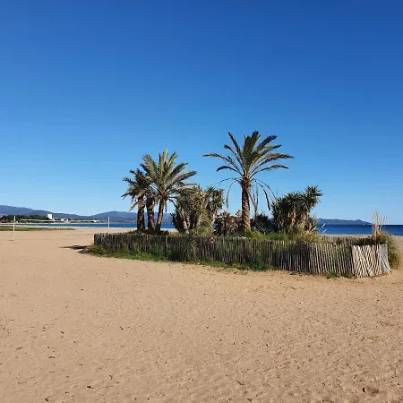 Mobilhome Proche Mer, Spacieux * Hyeres